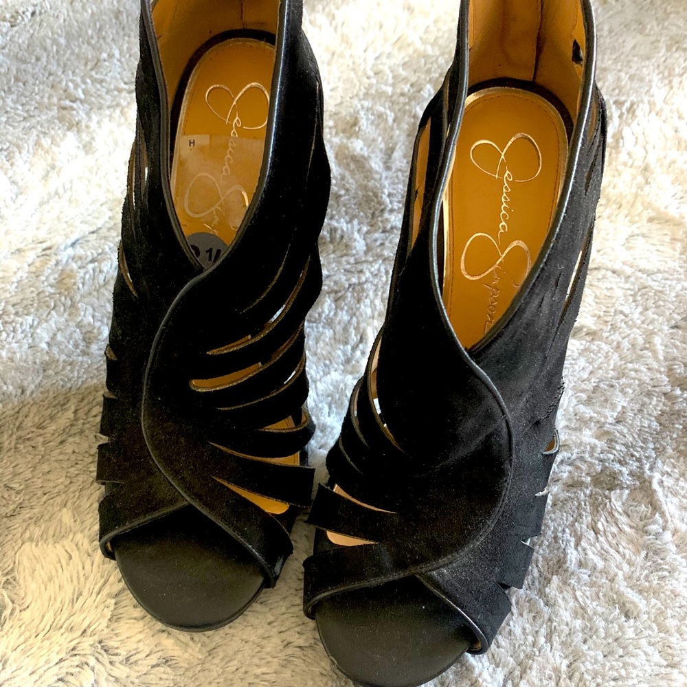 Jessica Simpson heels 👠